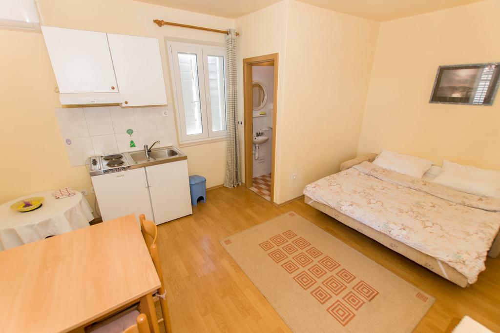 Studios Jakov Makarska Extérieur photo