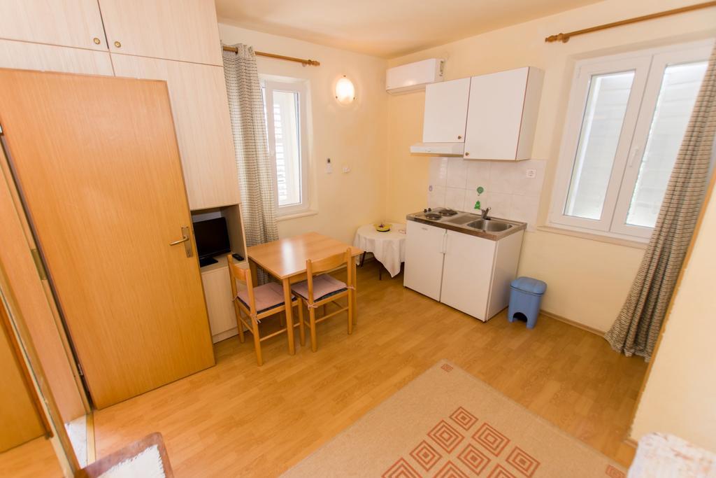 Studios Jakov Makarska Extérieur photo